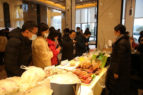 严寒中的热土 广元曾家山美食展吸引“食客流”